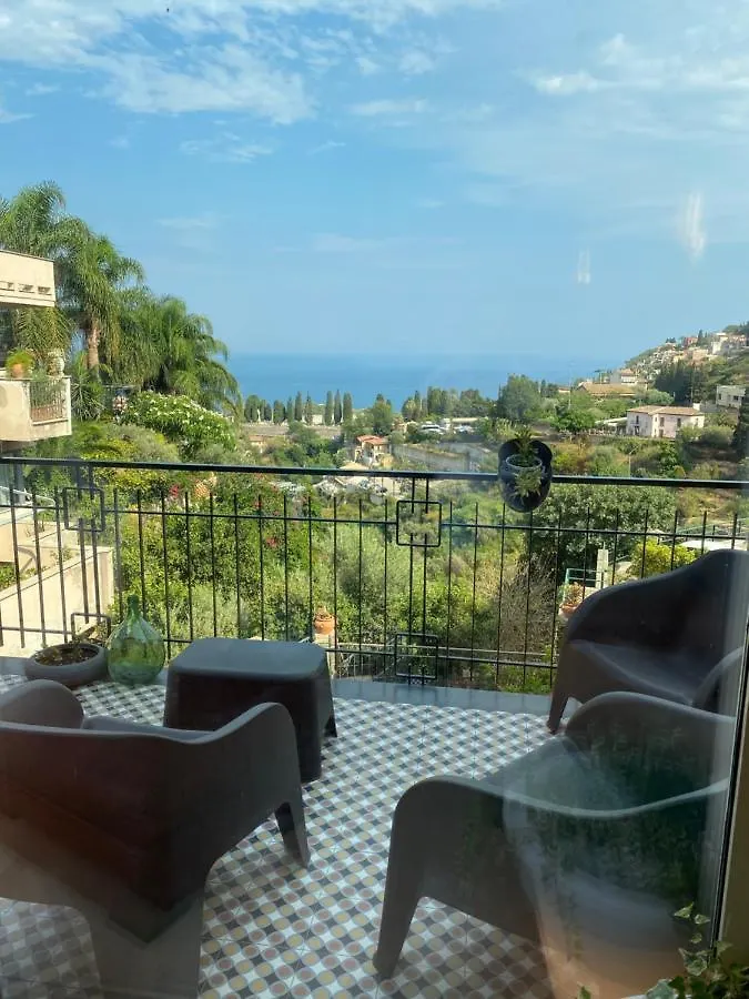 דירות טאורמינה Casa Simonetta 3335209752 איטליה